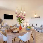 Holiday home La Luna Nel View Garden - Happy
