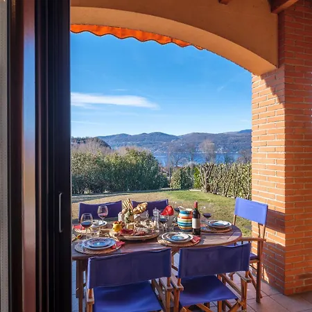 Holiday home La Luna Nel View Garden - Happy Ispra