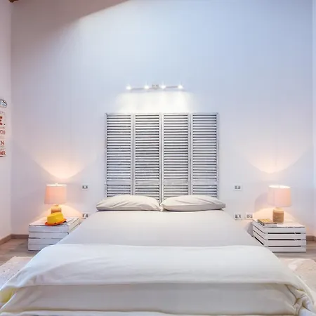 بيت للعطل La Luna Nel View Garden - Happy إيسبرا